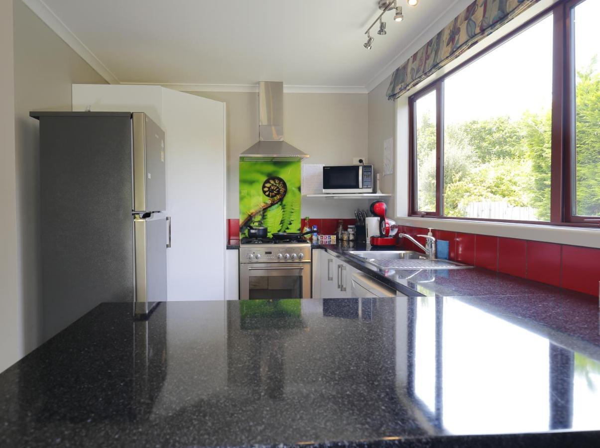 Mokonui Cottage - Te Anau Holiday Home Bagian luar foto